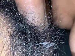 compañera universitaria en la clase