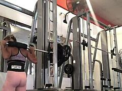 maria sol perez working out in the gym