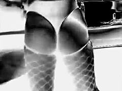 Asian mature milf with big ass gets booty worshiped