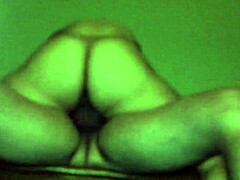 novinha giving it to the coroa in amateur video