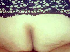 Madura sexy latina le doy un regalito a mi esposo que no se lo esperaba