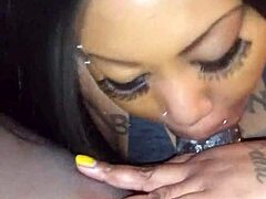 यो, टे, तुम उस एबनी कॉक को इतना अच्छा कैसे चूसती हो?