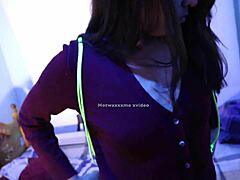 putita morocha juega con juguetes y se deja culiar en cuatro