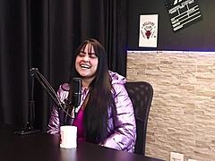 Era menor quando nude vazou na internet, veja Pamela Sagaz em vermelho