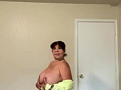 Me caliente para ti, pussy and tits massage session