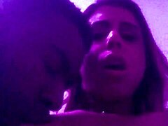 Transando com minha loira no banheiro da balada