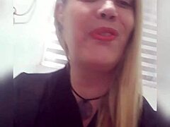 this lady in red and high heels fetish is so hot 😍