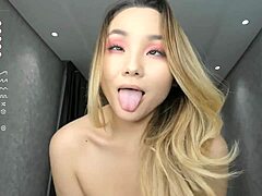 Solo Webcam Girl Teasing Her Amazing Tits