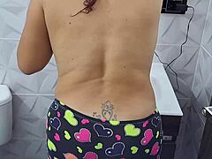 i interrupt my stepmom in the bathroom and she loves sucking my dick