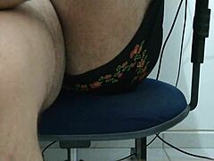 Sexy crossed legs pose for comments