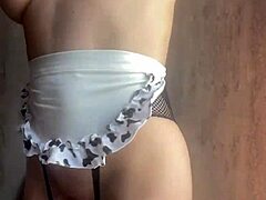 अपने फेवरिट डिल्डो से सोलो प्ले में वाइल्ड चुदाई कर रही है!