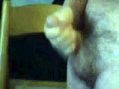 Pajero from Cordoba shows short pito on webcam