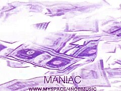 ebony babe shakes apple bottom ass