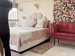 मैंने पड़ोसी को फिर बुलाया शुरू किया हुआ खत्म करने के लिए और कॉर्निनो रिकॉर्ड कर रहा है