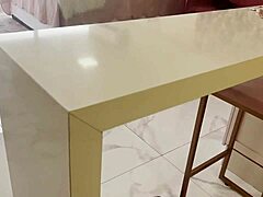 मैंने पड़ोसी को फिर बुलाया शुरू किया हुआ खत्म करने के लिए और कॉर्निनो रिकॉर्ड कर रहा है