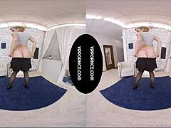 Virtual sex adventure with a stunning redheaded amateur