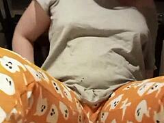 yo, wanna smell my dirty feet and worship these kinky toes tonight?