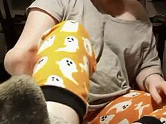 yo, wanna smell my dirty feet and worship these kinky toes tonight?