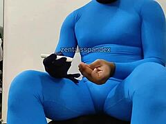 Zentai Injection in Medical Fetish Scene!