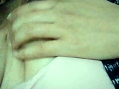 Tocándome en la Sala de Mi Abuela