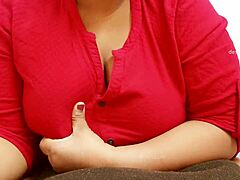 West Bengal Sexy Bhabhi Shows Her Big Boobs!