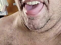 tiuzao e a empregadinha transando com o velho no garage