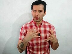 supervisor casado de la maquiladora penetra a pelo a su empleado en los ba�os en el turno nocturno relato sexual