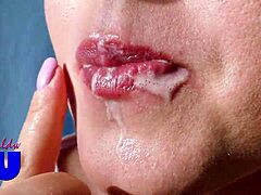 I suck ice cream just like a big dick