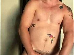 Twink enjoys sunlight moment