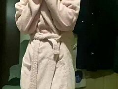 Sexy Dance with Tiny Body, So Hottt!