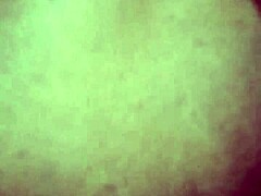 enchendo o rabo da preta de leite