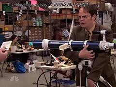 मैं ऑफिस में काम करता हूँ और थक गया हूँ