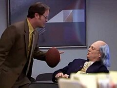 मैं ऑफिस में काम करता हूँ और थक गया हूँ