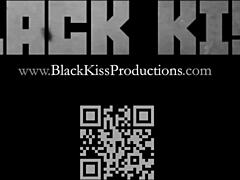 Man, S02E19 got wild with anal and dirty talk. Lisbon couple goes hard with toys! 😜