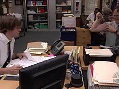 मैं ऑफिस में काम करता हूँ और थक गया हूँ