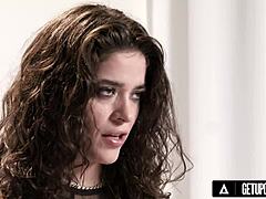 how does kinky babe victoria voxxx make herself cum solo up close?