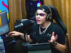 Flora VIP shows tits on podcast?