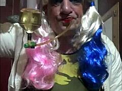 Shy bisexual crossdresser enjoys homemade fun intensely