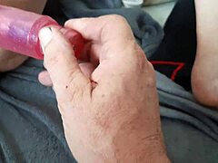 frau mit vibrator gefickt