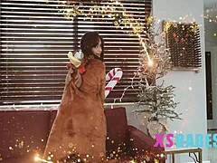 tiny christmas moments with cute skinny gal, oops forgot her name!