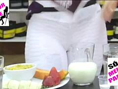 Kelly Key looks hot in leggings, her big pussy showing camel toe