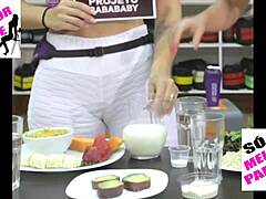 Kelly Key looks hot in leggings, her big pussy showing camel toe