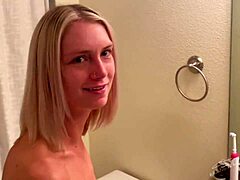 teen blowjob sets the mood right