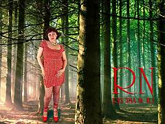 giant secretary in the office surprises manager with her height