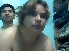 En Webcam: Tocando Tetas y Poniendo en Perrito