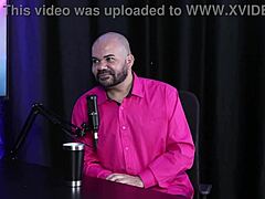 why does paulo avelar not like watching gay sex in tiv models?