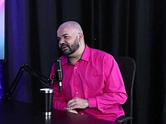 why does paulo avelar not like watching gay sex in tiv models?