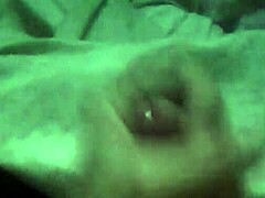 I feel so good as this novinho gay masturbates me.