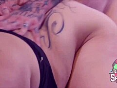 I dunno how to choke, just pussy lock!