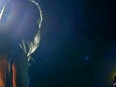 कार्ले डेनिस को चेक आउट करो, बड़ी गंद और टिट्स वाली अमेरिकन ब्लॉन्ड मिल्फ मॉडल